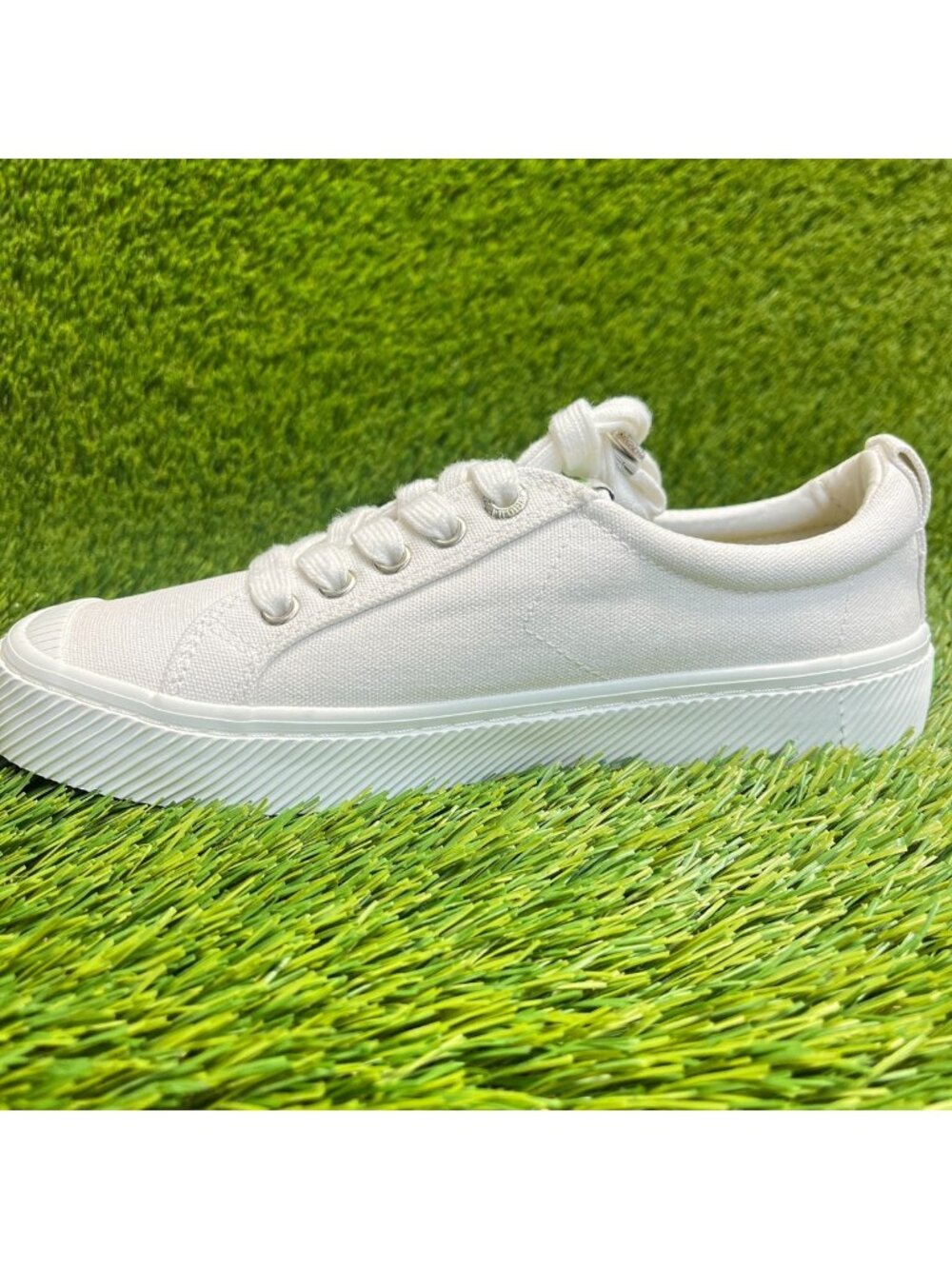 Cariuma OCA Low Womens‎ Size 6.5 White Green Athletic Skateboard Shoes Sneakers